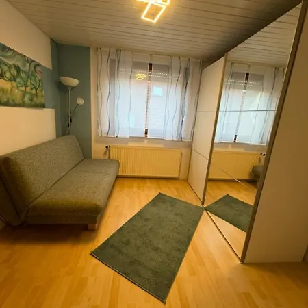 Exklusive Vollmoebilierte Naehe Daimler Apartment *
